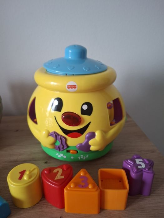 Vand lot cu 4 jucarii pentru copii micuti