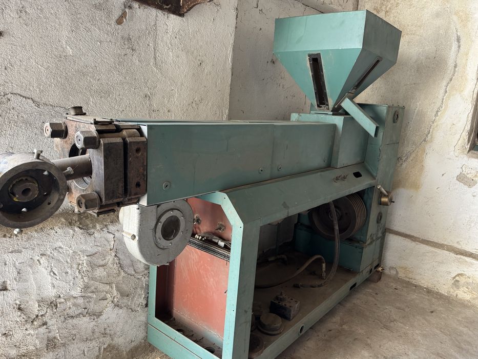 Екструдер за пластмасови изделелия и други