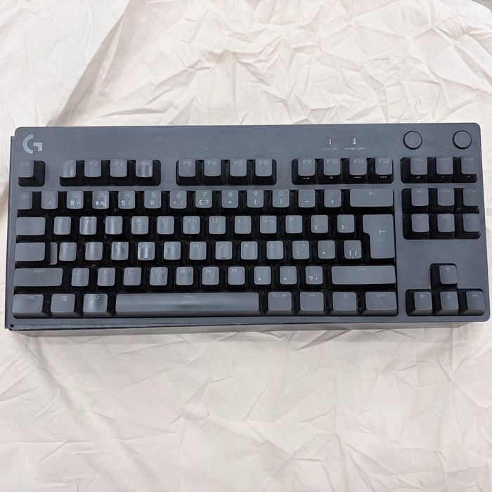 Продам клавиатуру Logitech G Pro TKL
