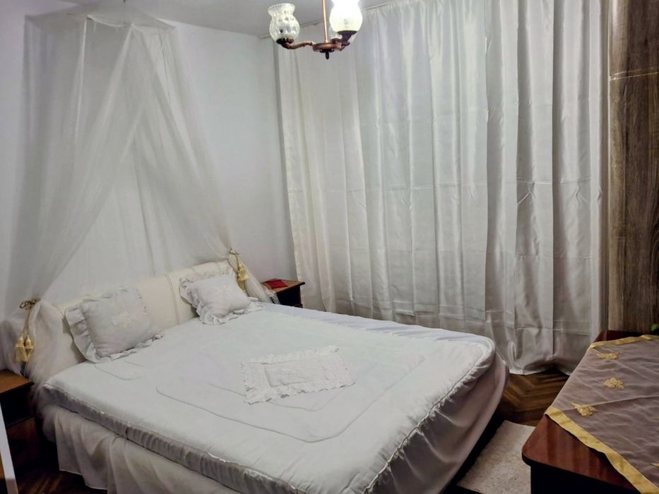 Închiriez  camera in apartament