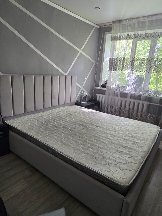 Продам кровать с матрасом