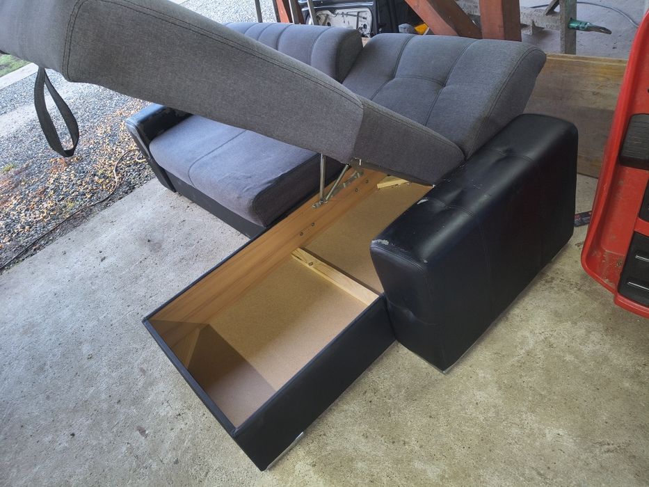 Vând canapea extensibila cu lada depozitare