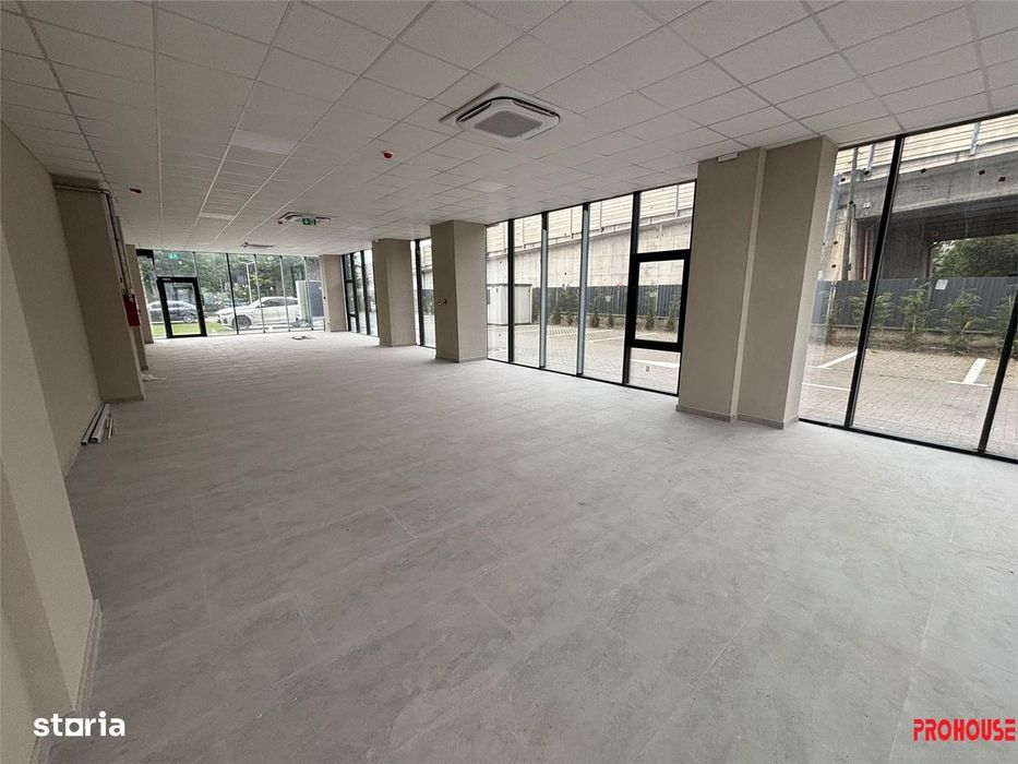 Spațiu comercial modern 155 mp, la cheie, cu două intră
