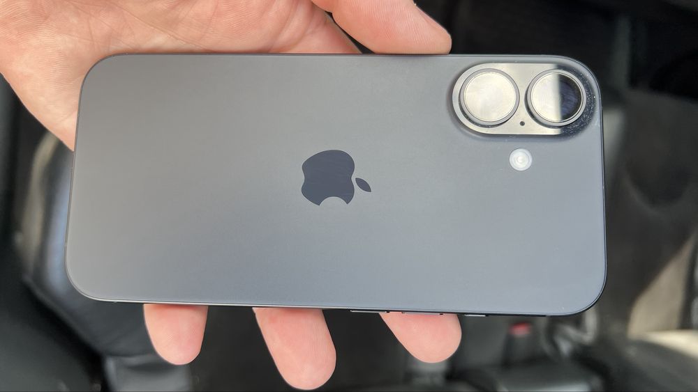 Vînd iphone 16 128 gb