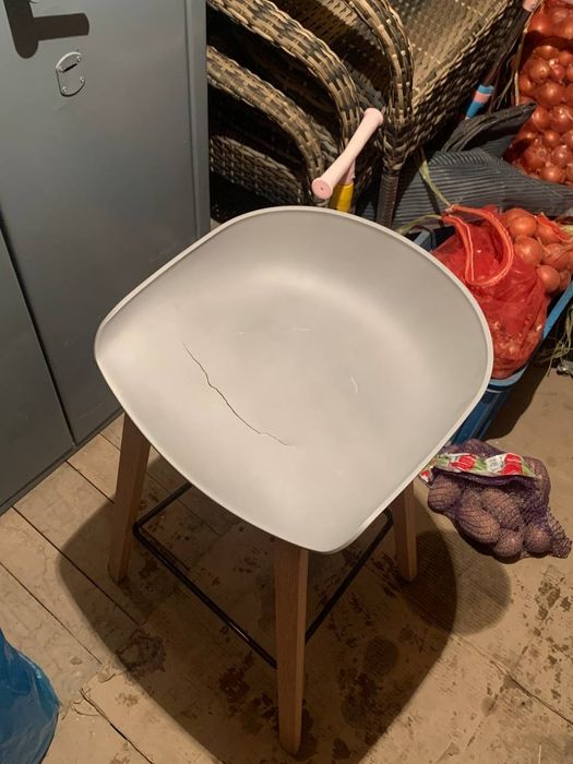 Стул без спинки,  цена договорная