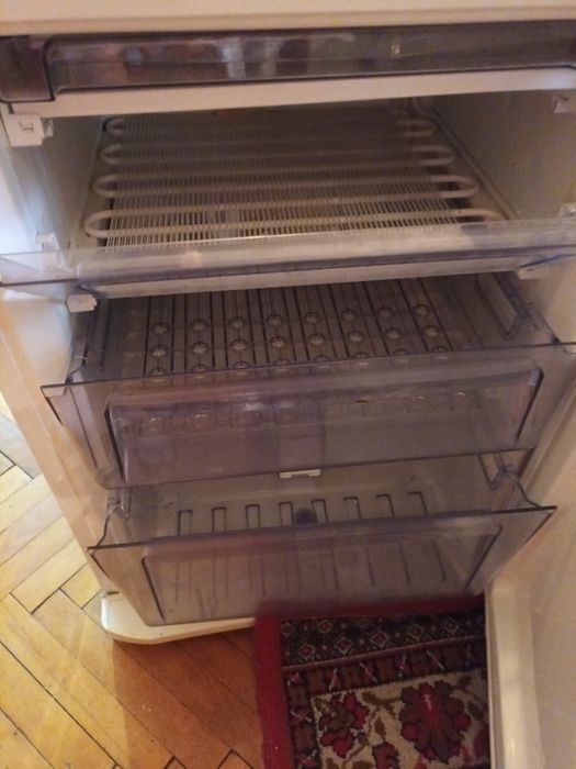 Хладилник със фризер  Candy