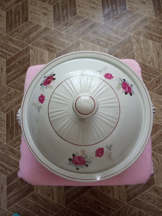 г.Навои. Продам новый,  столовый сервиз . Производство  Япония.