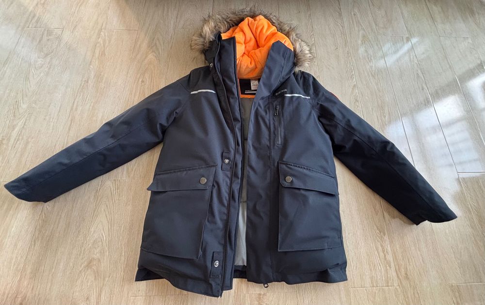 Vând geacă tip parka, groasă, băieți 131-140 cm