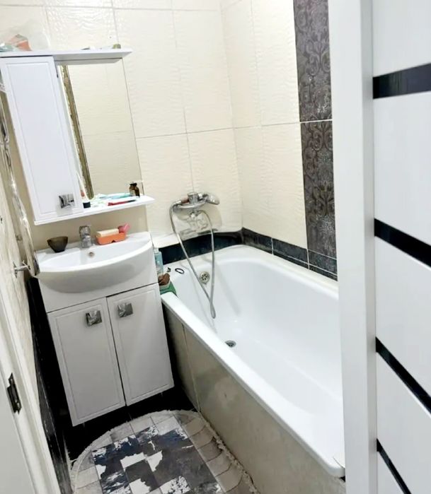 продам 2-х ком. 46кв. 5мкр. 2-этаж