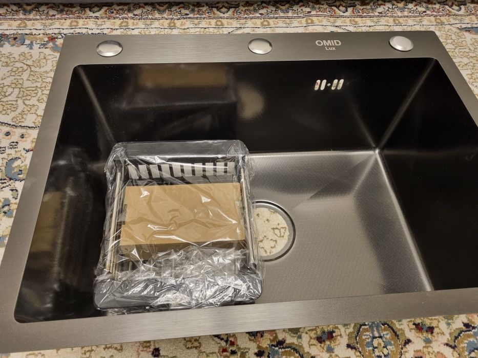 Продам мойку на кухню