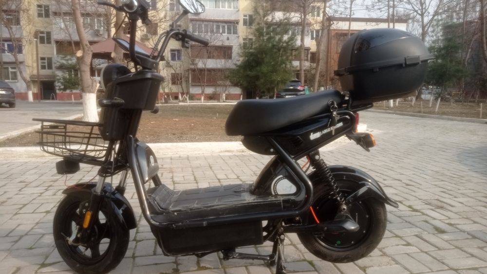 Скутер 150куб.Новый