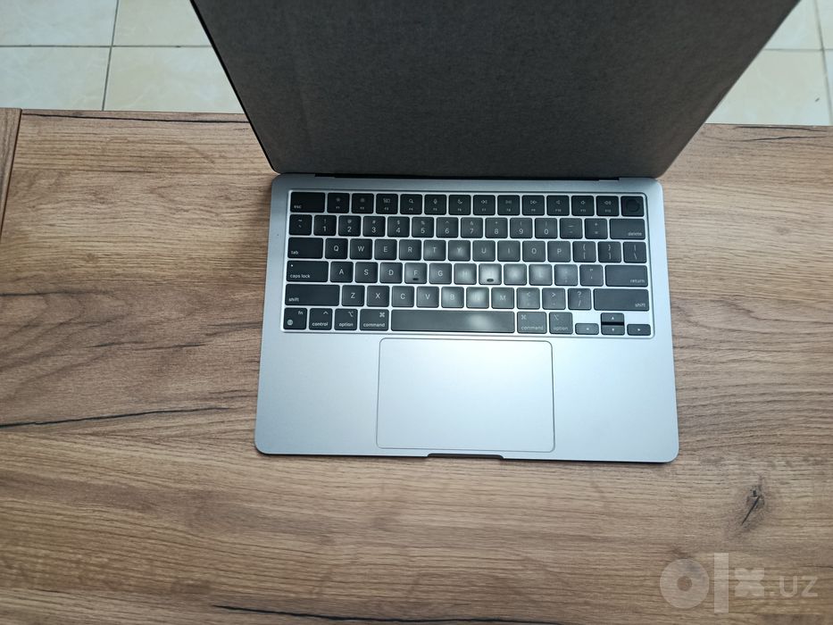 macbook air m2, 13.3", 512gb