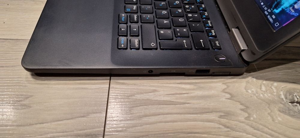 Dell Latitude E7270-i5 6300u/8гб/256гб м.2/Подсветка