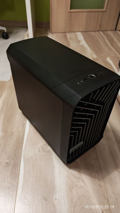 mini ITX кутия Fractal Design Torrent Nano Black TG Dark Tint