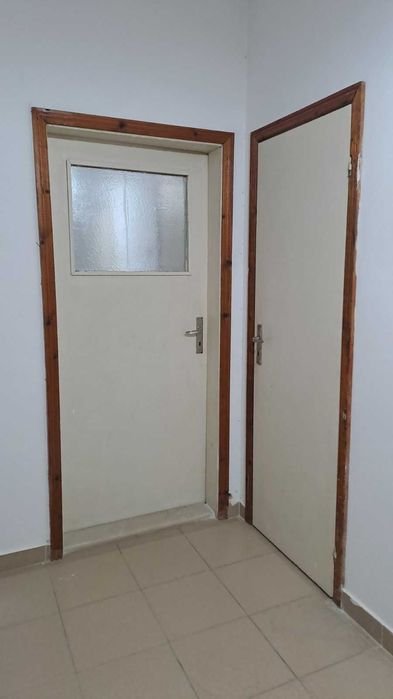 Продавам дървени врати и прозорци