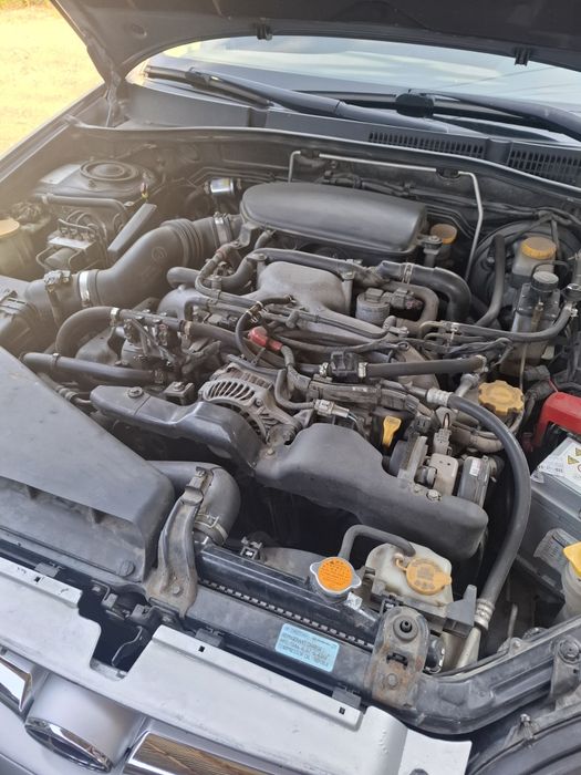 Продавам на части Субару Легаси 2006г.