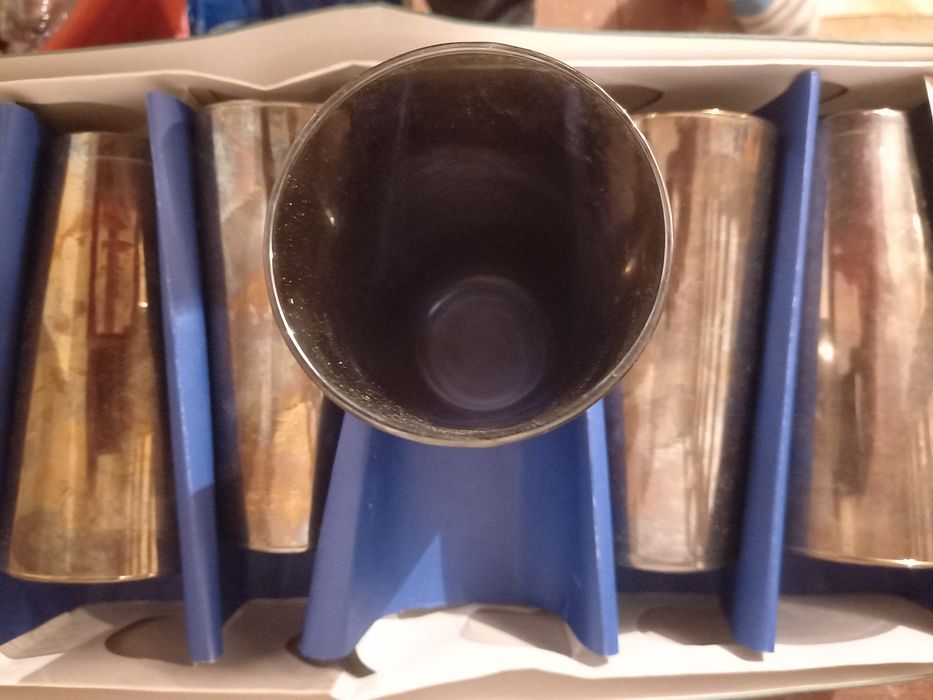 Продам  посуда стаканы зеркальныее