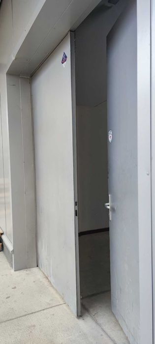 Метална врата 2,50м х 2,50м с рамка