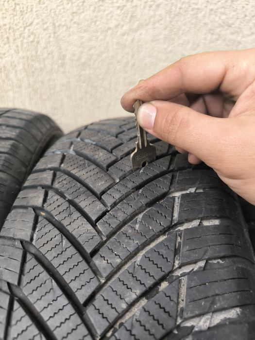 Гуми 215 70 16  дот4422