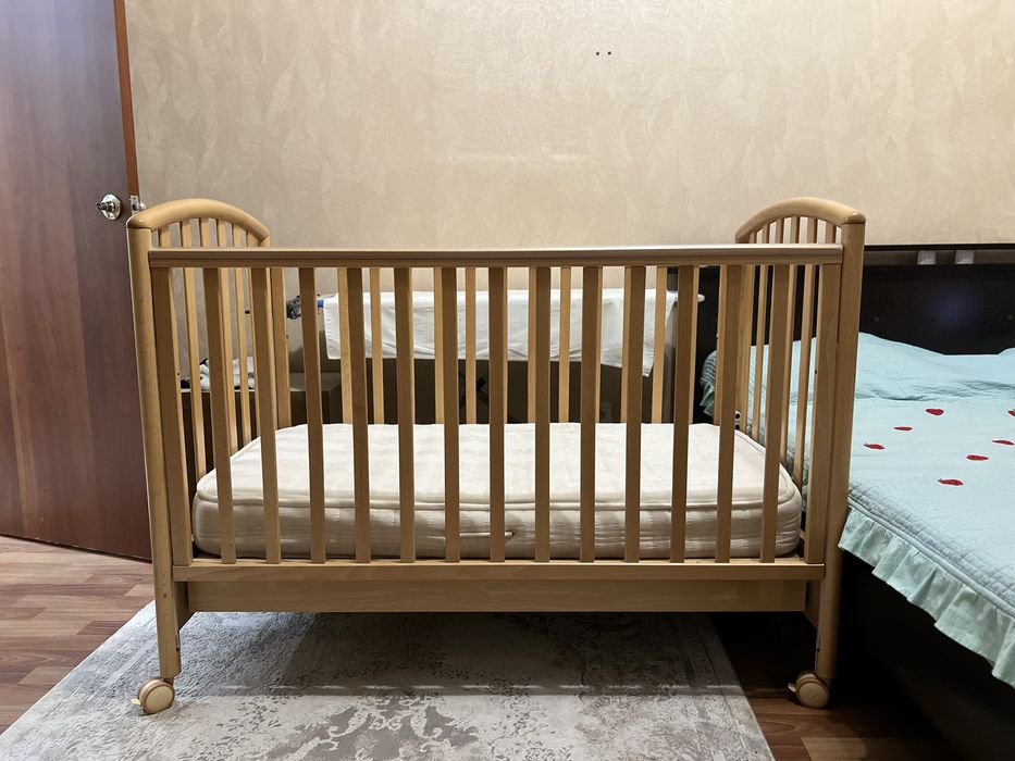 Детская кроватка