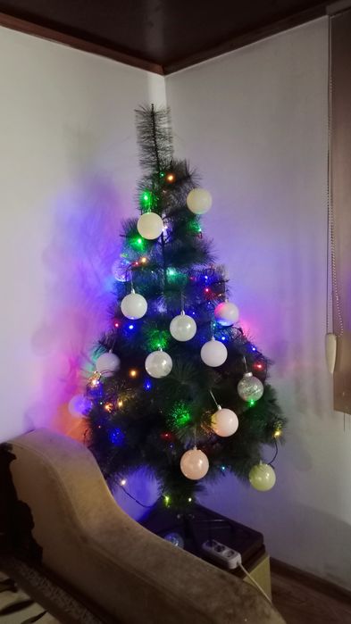 Ёлка искусственная