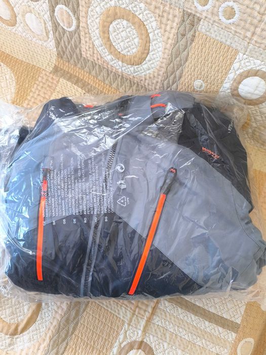 Продавам Ново мъжко зимно яке