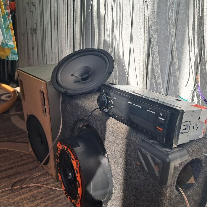 Колонки и магнитова