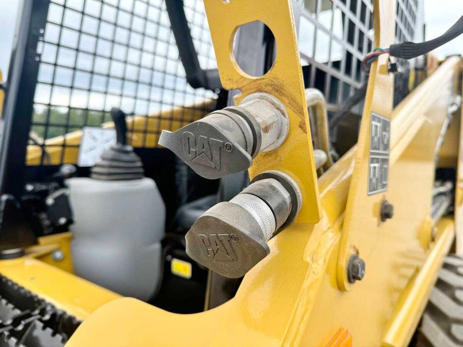 Фронтален товарач Caterpillar 216B – 2,6 т, 49 к.с. (Нов) +Видео