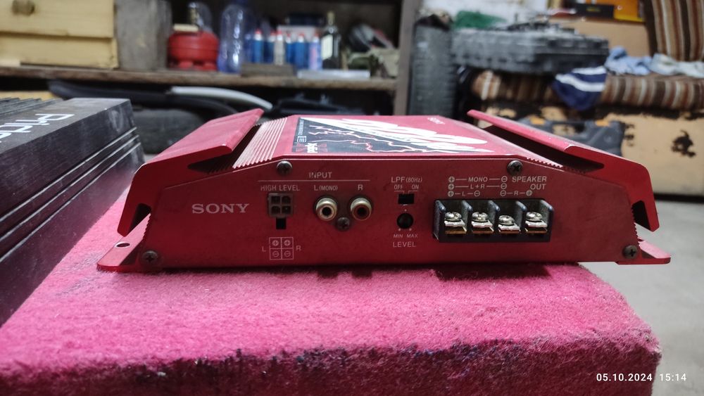 Продам сабвуфер с уселками