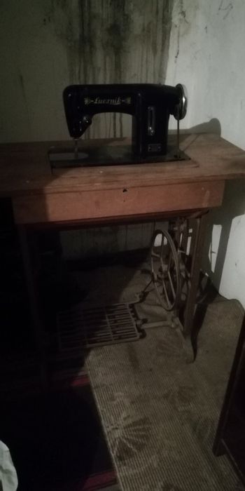 Шевна машина крачна Lucznik. Запазена и работеща!