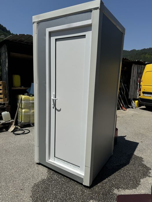 Мобилна тоалетна WC преместваема с моноблок мивка и ел. Инаталация