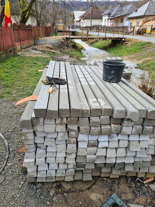 De vanzare stalpi de beton