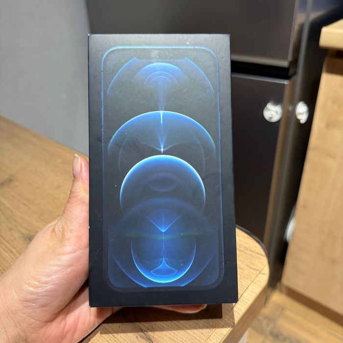 Продаю айфон 12 про Макс