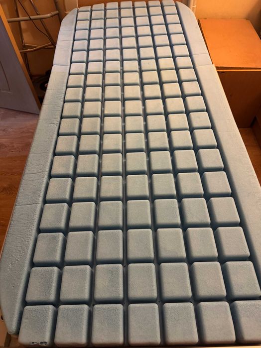 Продавам антидекубитален матрак Система Полиплот-ползван само 1 месец