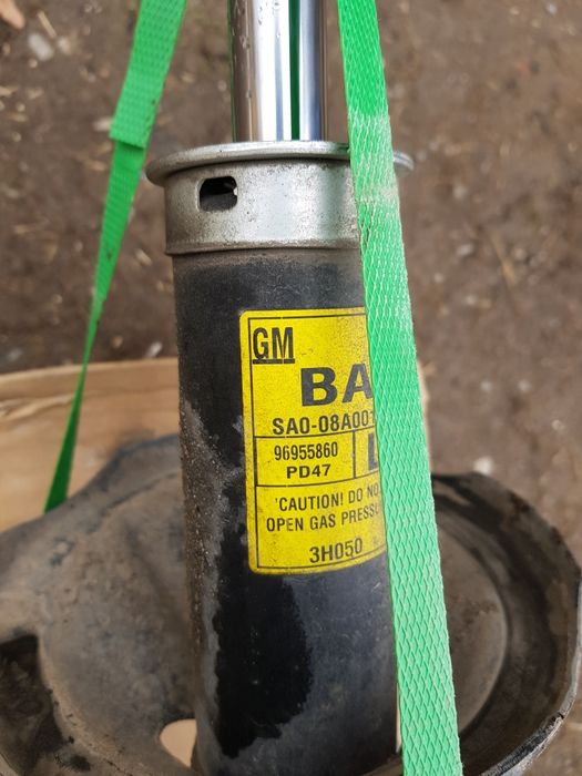 Продам передний амортизатор для Lacetti родной оригинал в рабочий