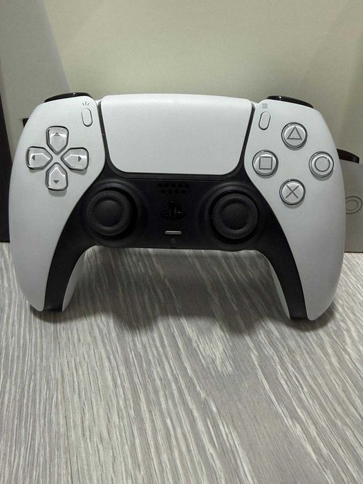 PlayStation 5 PS5 825GB Disc Edition + 2 Controllere (Cosmic Red) + Cutie Originală