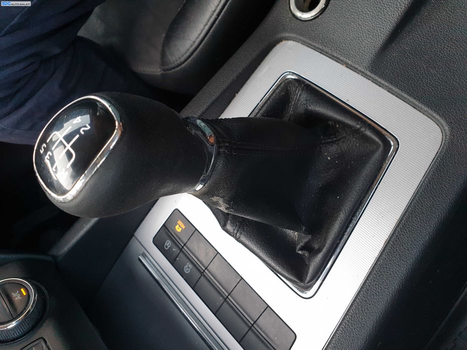 Nuca cu Manson Piele cu Uzura Cutie viteze Manuala 5 Trepte Skoda Octavia 3 2013 - 2020 [K5842]