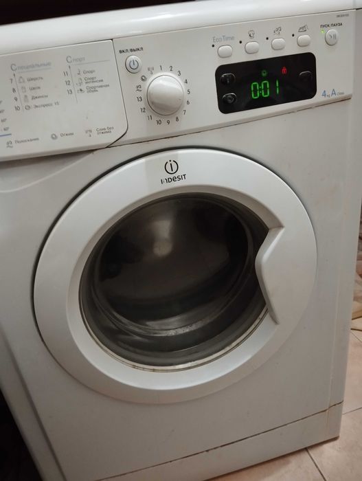Стиральная машина Indesit IWUE 4105