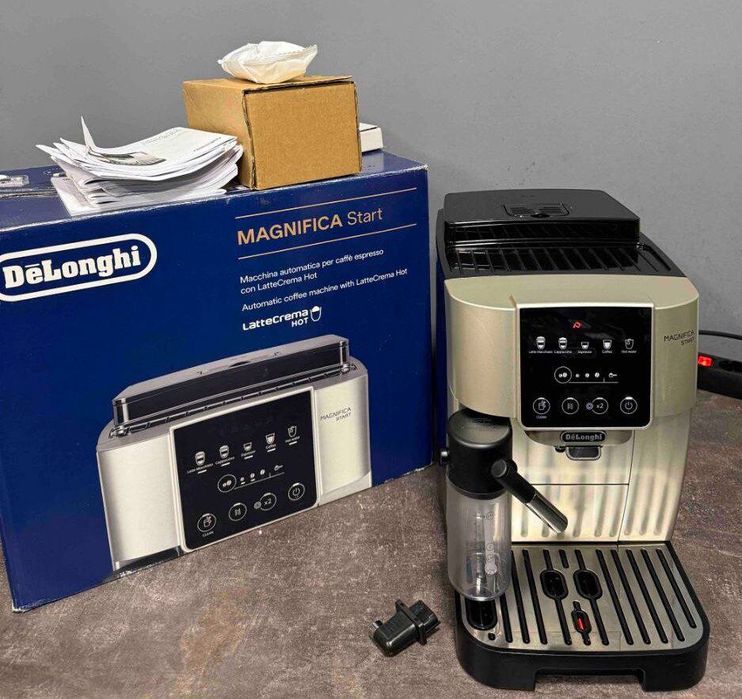 Кофемашинка DeLonghi Magnifica Start ECAM