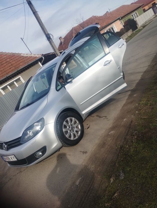 Vînd Volkswagen golf 6 plus anul 2012