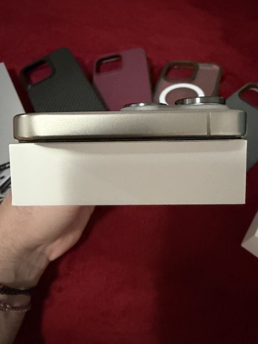 Se vinde iphone 15 pro max