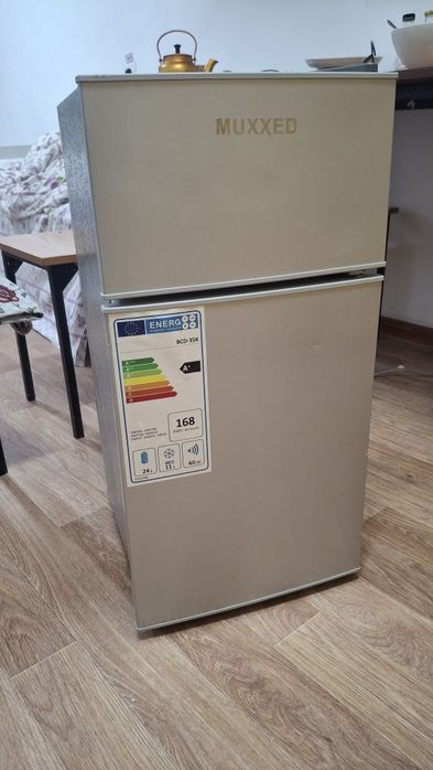 Холодильник с морозильником Muxxed