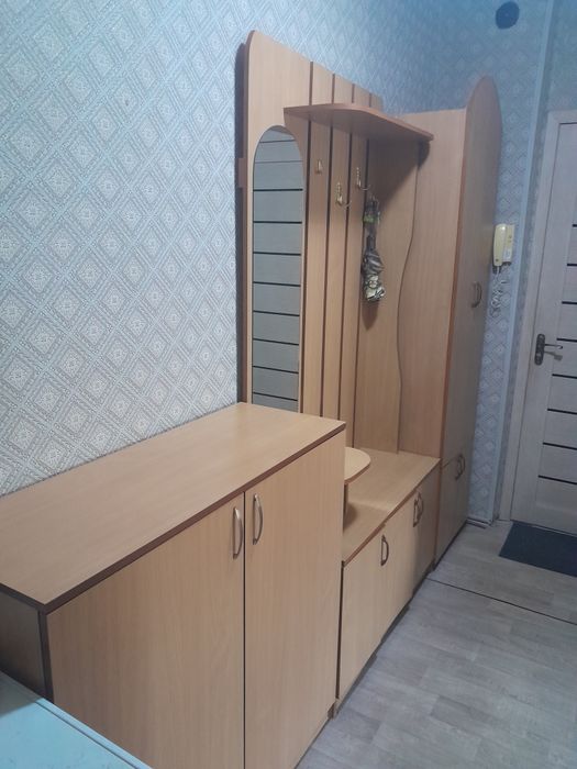 Продам прихожую б/ у