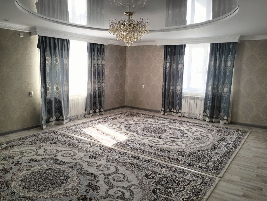 Частный дом с магазином