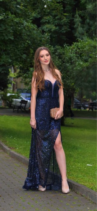 Абитуриентска рокля