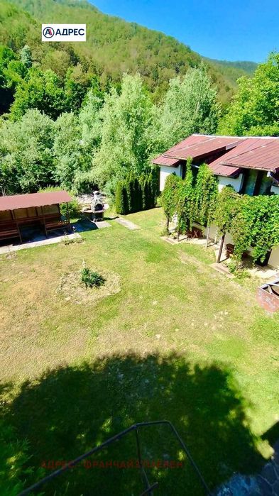 Хотел в Ловеч, област-с.Рибарица площ 457 цена 220000