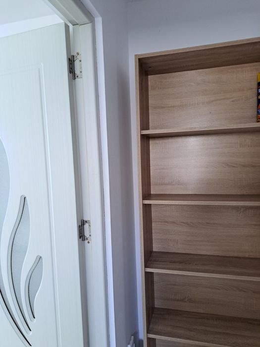 Închiriez garsoniera