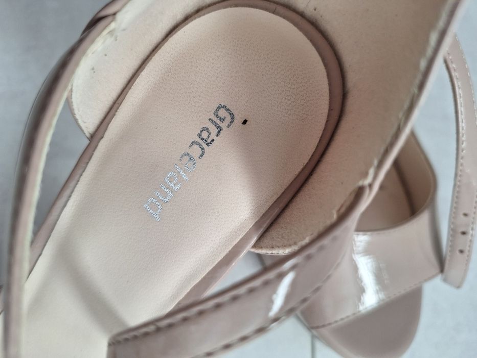 Официални обувки.  Сандали.