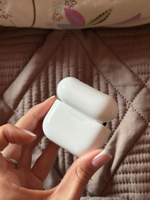Продам airpods 3