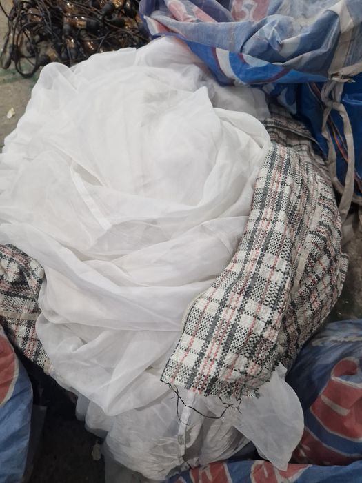 Продам швейные машинки, ткань, ковролан